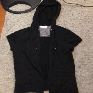 Sleavless black zip up sweatshirt